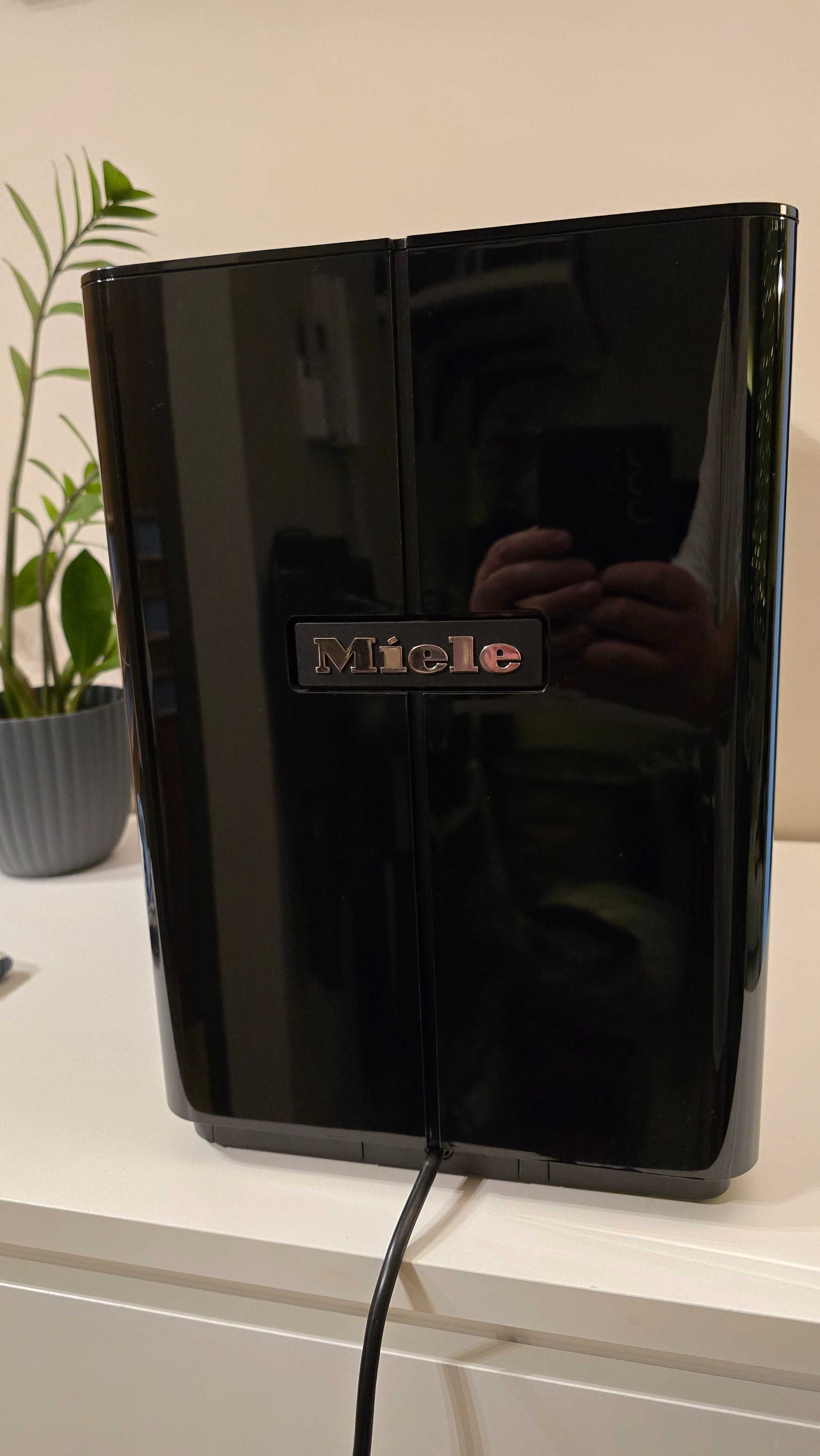 Ekspres Miele CM 6150 czarny, menu PL, One Touch, Aromatic, 15bar