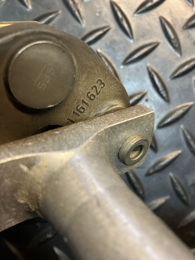 BMW E39 - krzyżak kolumny kierowniczej