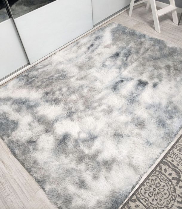 Нереально гарний килим  пухнастий ( різні розміри)