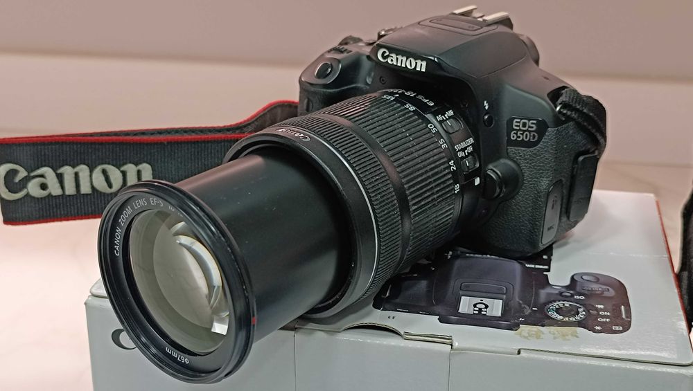 Фотокамера Canon EOS 650D KIT EF-S 18-135 мм f/3,5-5,6 IS STM