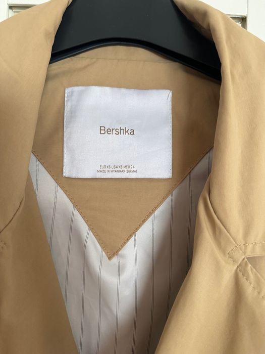 Płaszcz, trencz Bershka xs wiosenny