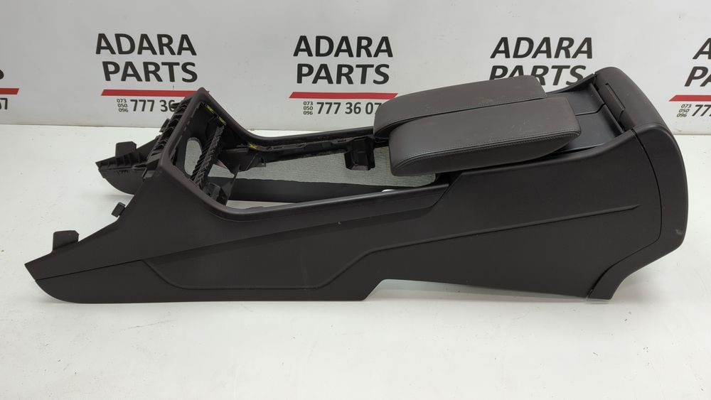 Подлокотник консоли для Volkswagen Touareg 2010-2014