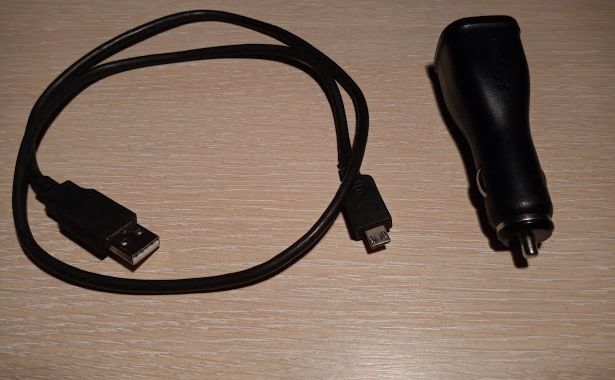 Продам USB адаптер в прикурювач Samsung.5v-2a.
