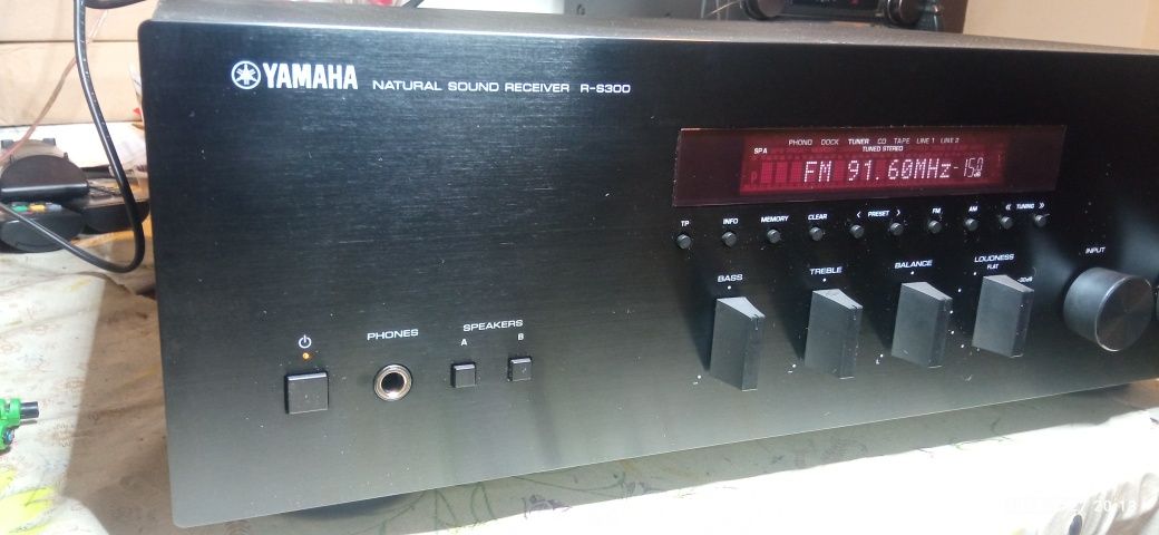 Amplituner stereo Yamaha R-S300