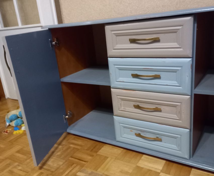 Komoda do pokoju dziewczęcego