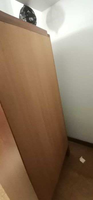 Móvel louceiro para sala cerejeira e vidro