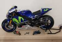 Yamaha YZRM1 Valentino Rossi Escala 1:4