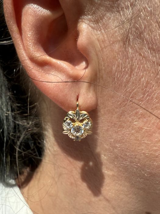 Сережки Конюшина з якутськими діамантами