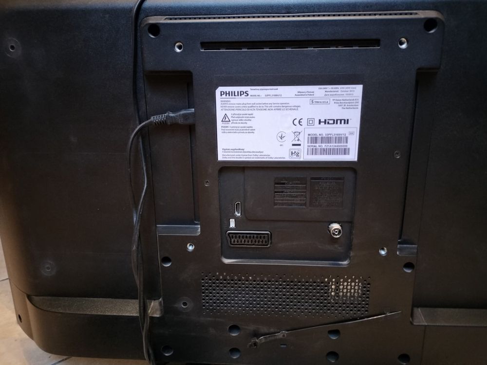 Telewizor Philips 32PFL3168H/12 – 32 cale, HDMI, pilot, uchwyt, kabel