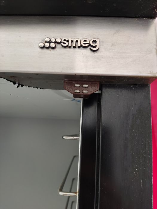 Продам растоечн шкаф smeg