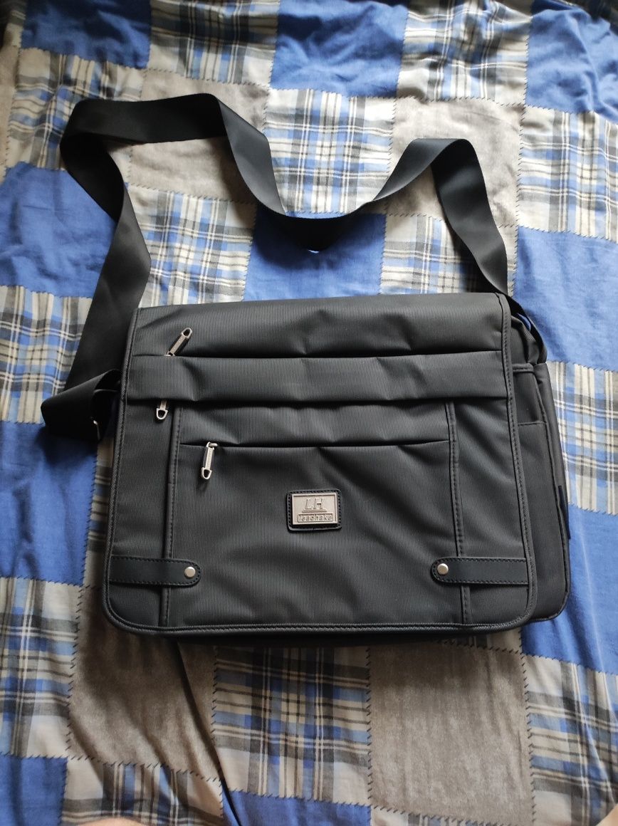 Чоловіча сумка 18.7" для ноутбука і документів через плече