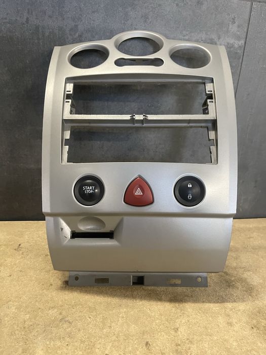 Renault Megane II Panel Srodkowy Ramka Radia Konsola