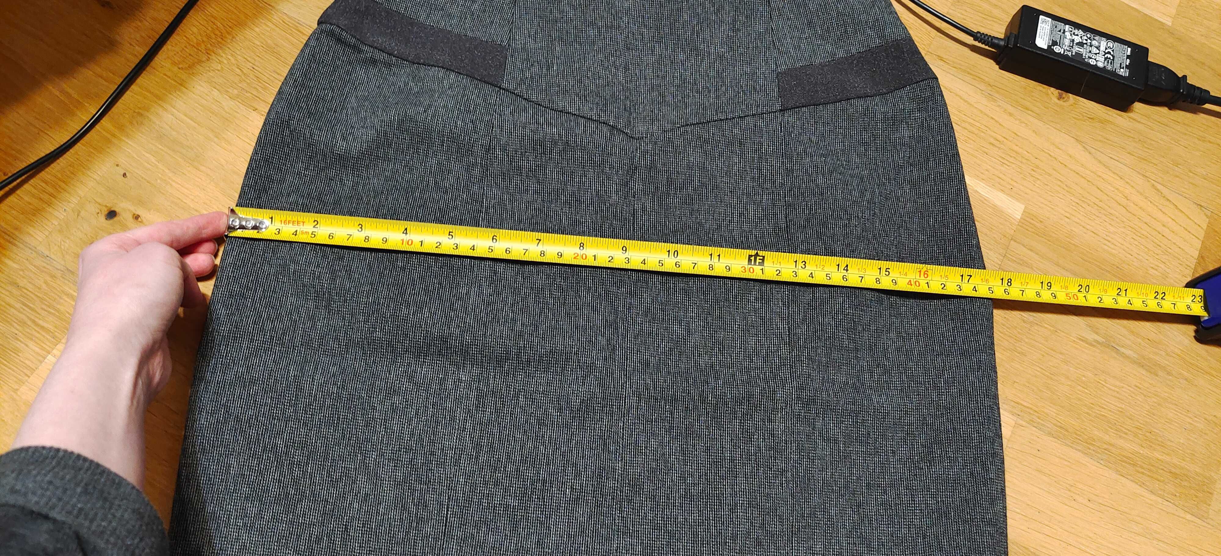 Piękna spódnica ołówkowa, rozmiar S, F&F