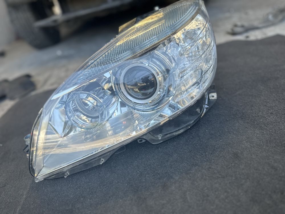 Otica Frontal Xenon Esquerda Mercedes W204