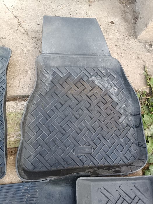Килимки автомобільні (пластикові) для Renault Megan 2