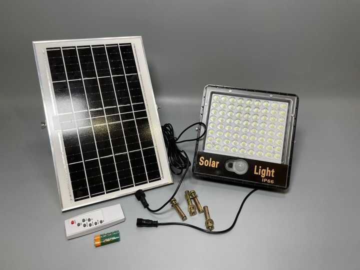 Яскравий вуличний  світильникLED прожектор з датчиком руху  солн панел