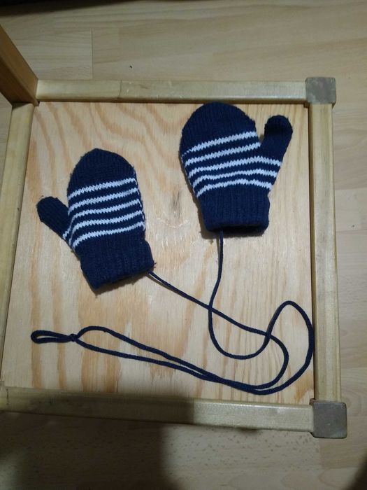 Rękawiczki na sznurku 1-1,5cm
