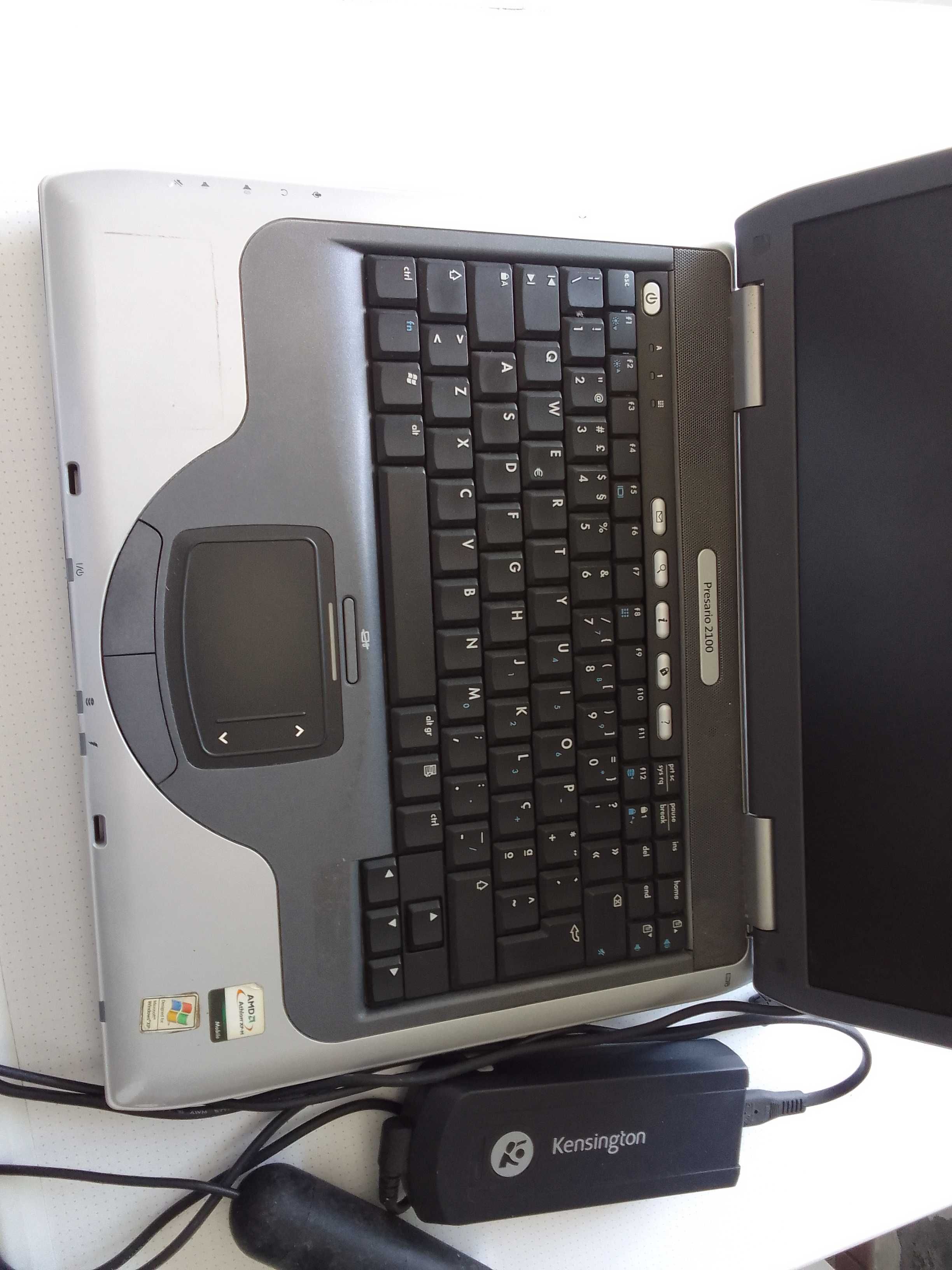 Computador Portátil  Compaq Presario 2100 + Microscópio digital