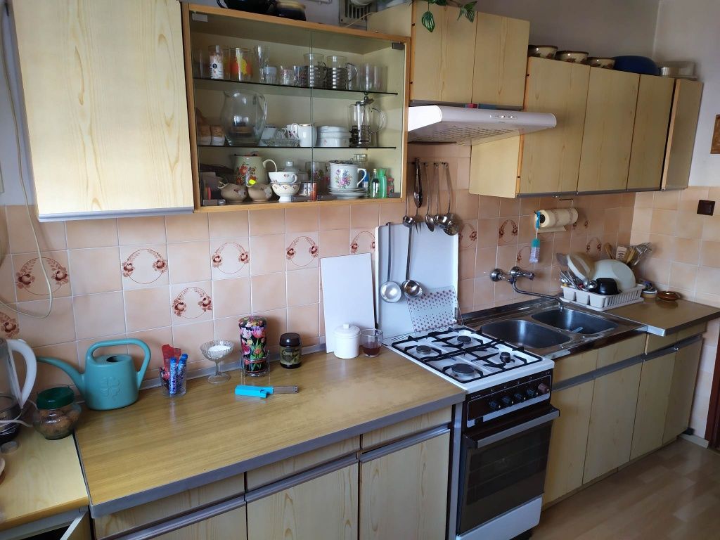 Meble kuchenne, pochłaniacz i zlew