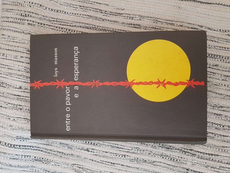 Livro "Entre o pavor e a esperança" e "Um rosto na vidraça"