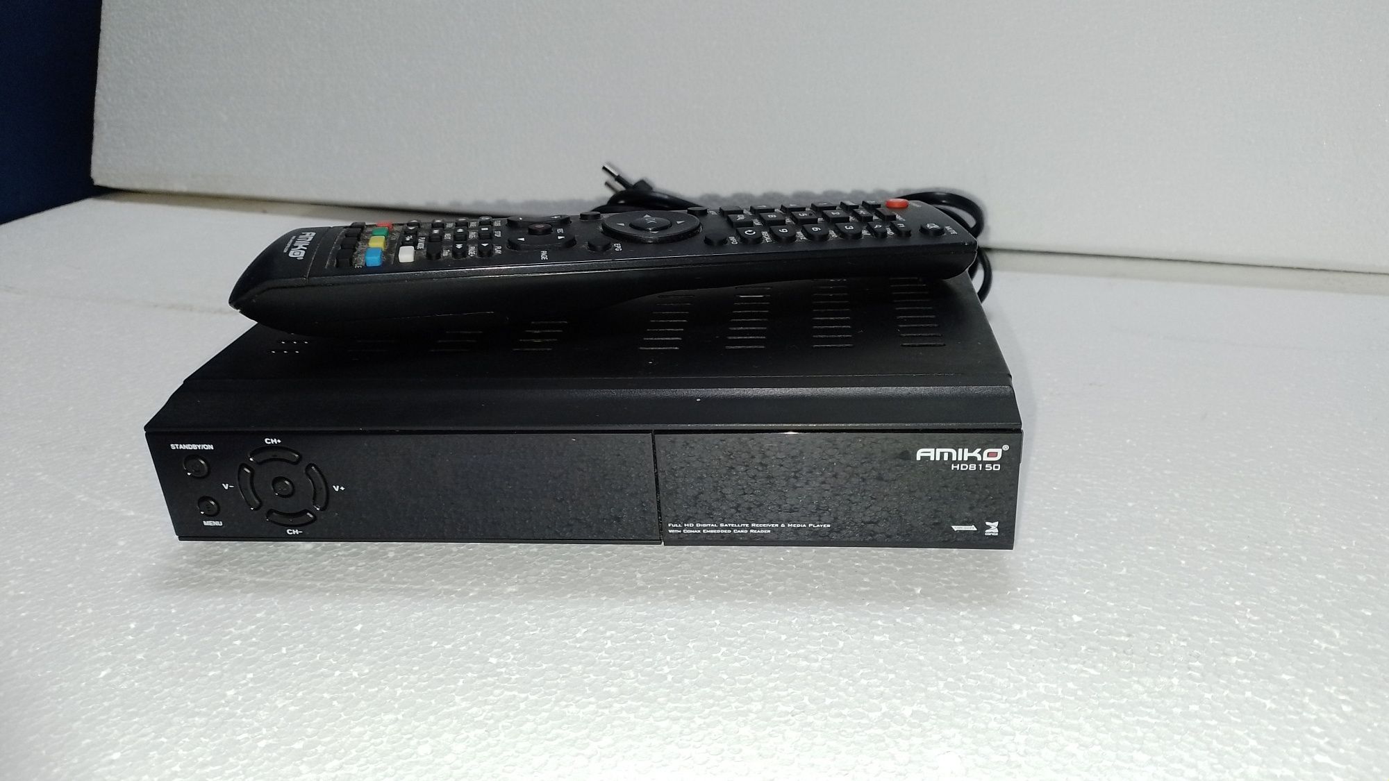 Receptor de TV satelite Amiko 8150 - como Novo