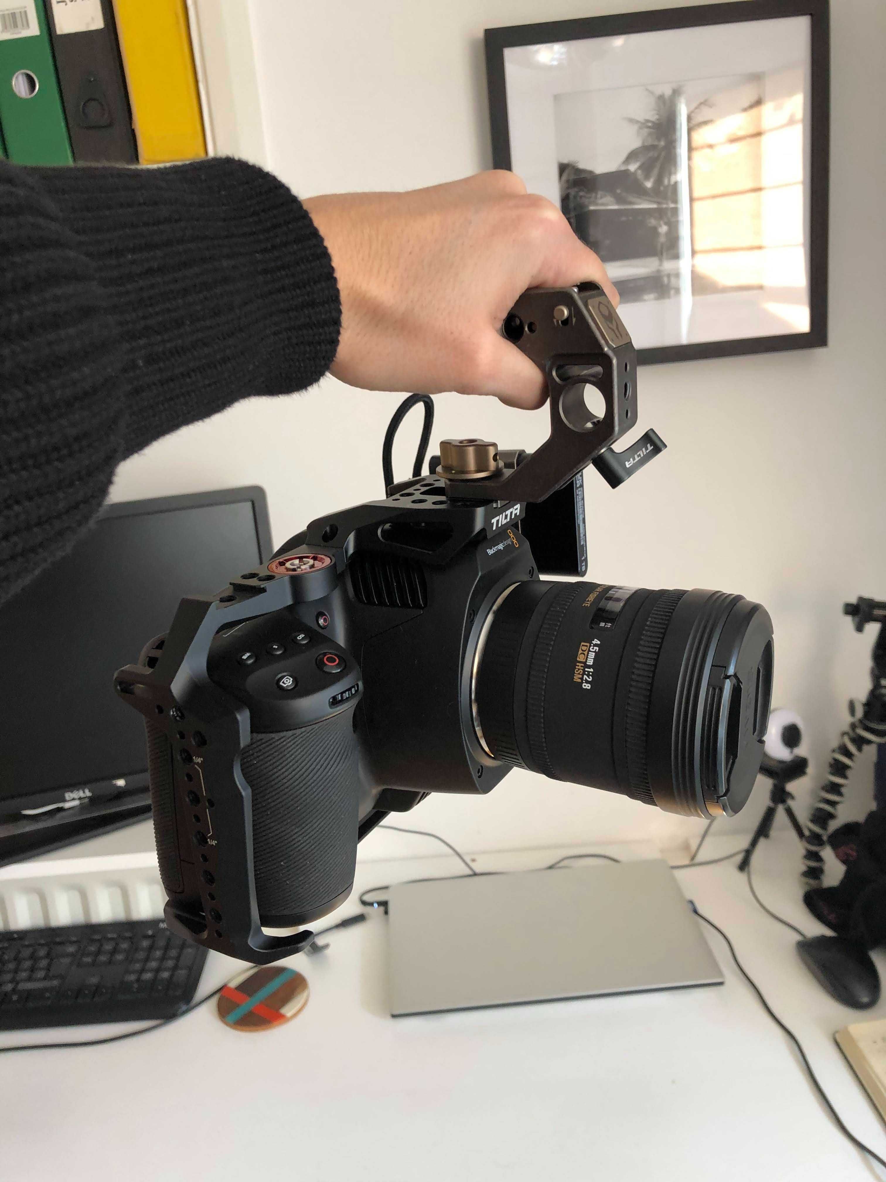 Blackmagic Pocket Cinema Camera 6K Pro Bundle - SSD, Baterias, Gaiola