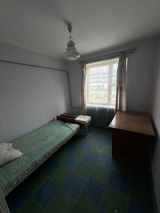 Продається 3-кімнатна квартира на 101-му мікрорайоні