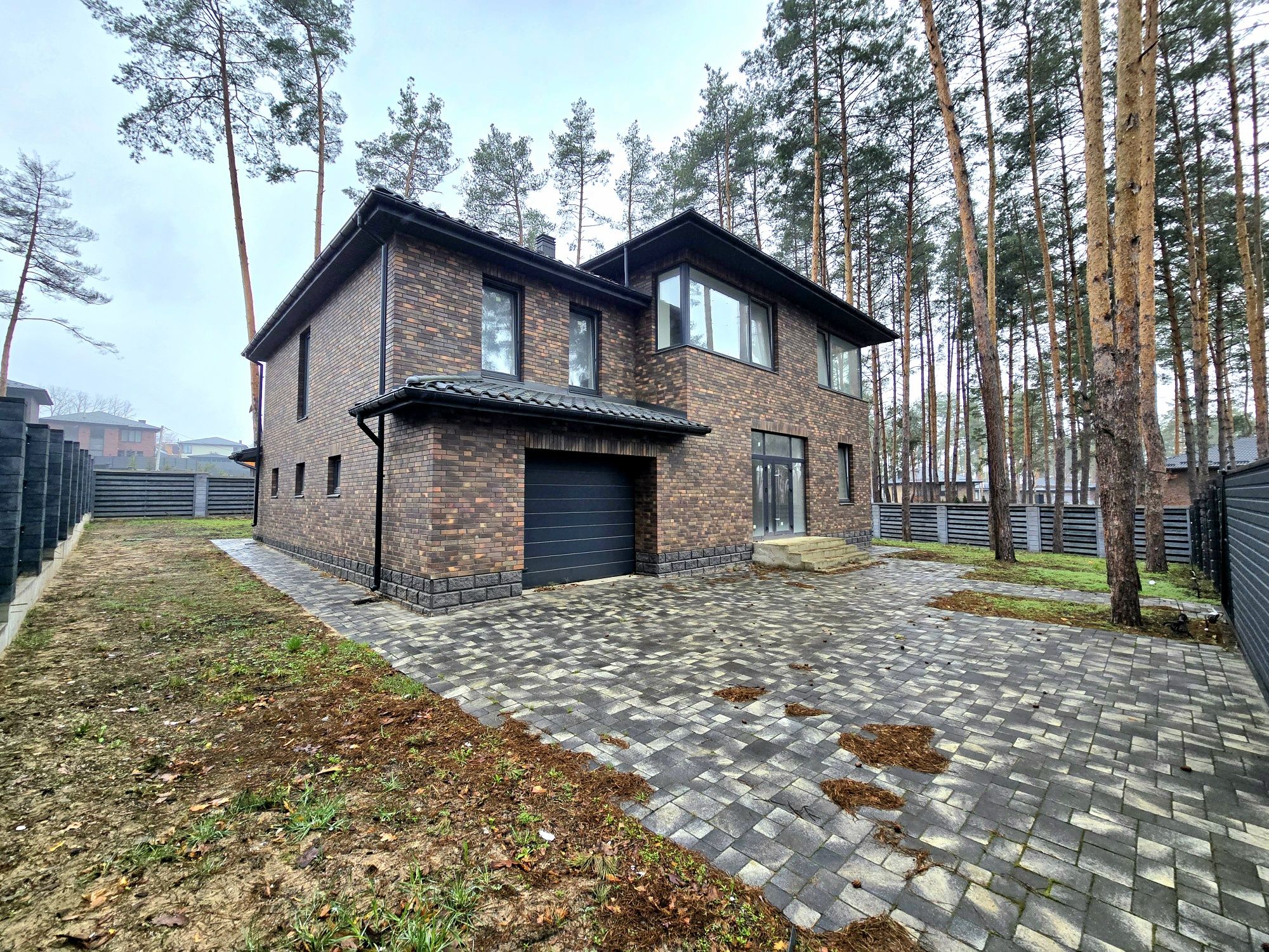 Будинок з цегли 332 м2 у соснах 6 кімнат с. Лісники Обухівський район
