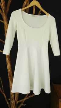Biała sukienka s 36 Bershka