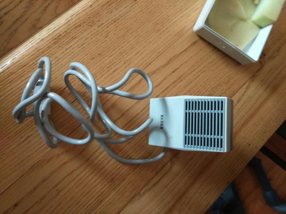 Mikrofon Tesla ze stojaczkiem