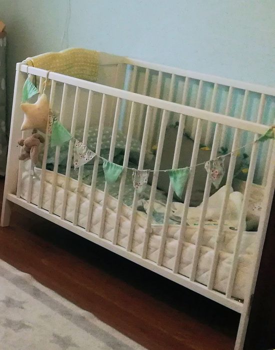 Berço de bebê IKEA