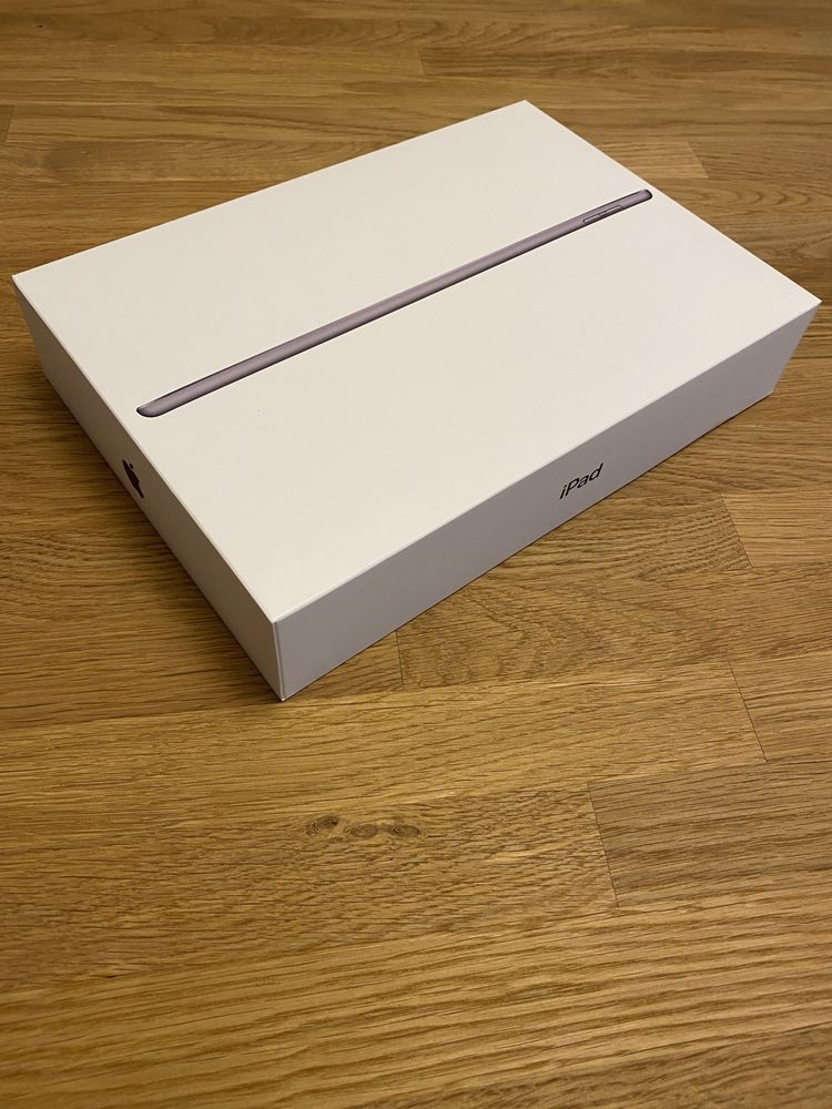 iPad 8 generacji z oryginalnym opakowaniem