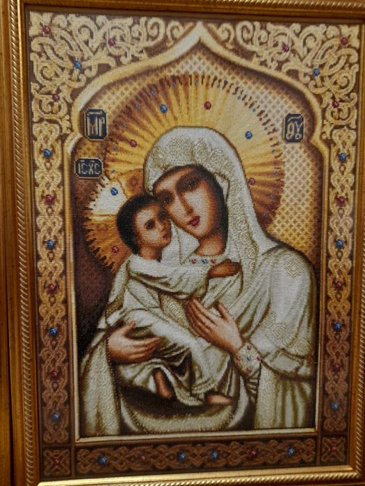 Ікони, ручної роботи.