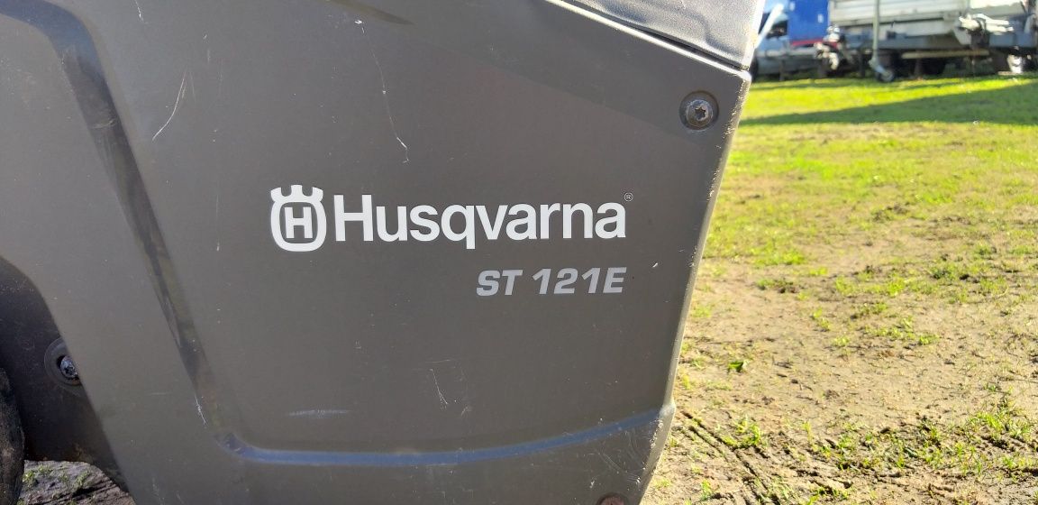 Husqvarna ST 121E