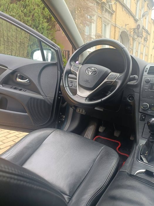Toyota Avensis T 27