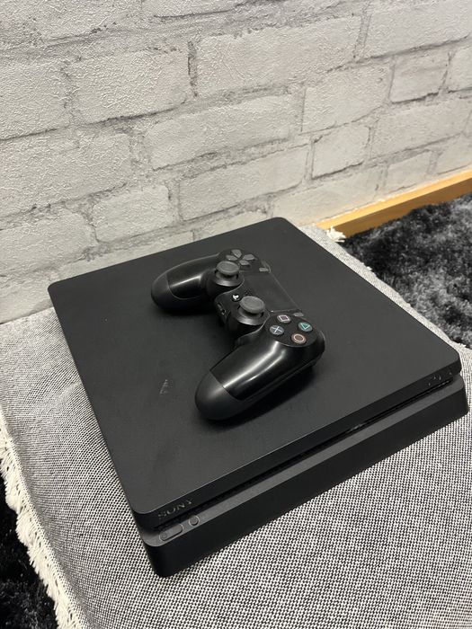 Playstation 4 Preta 860GB, Comando PS4