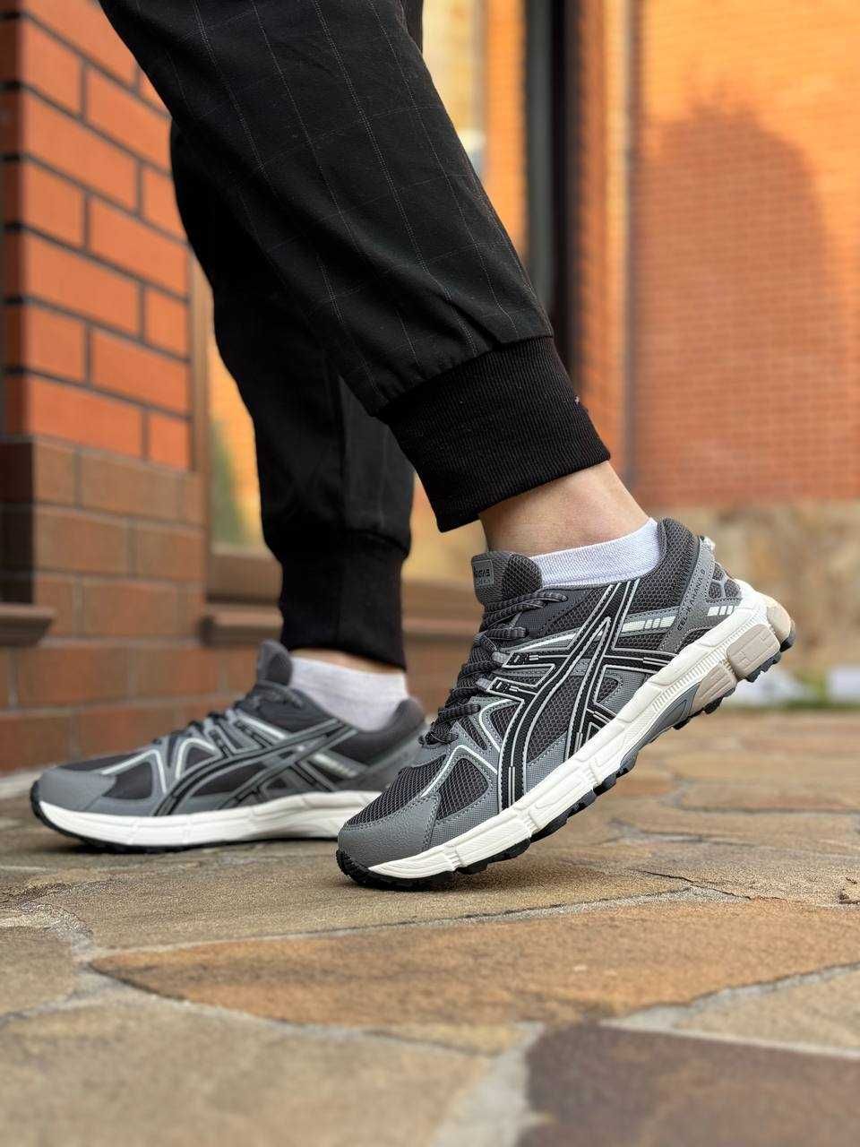 Чоловічі кросівки Asics