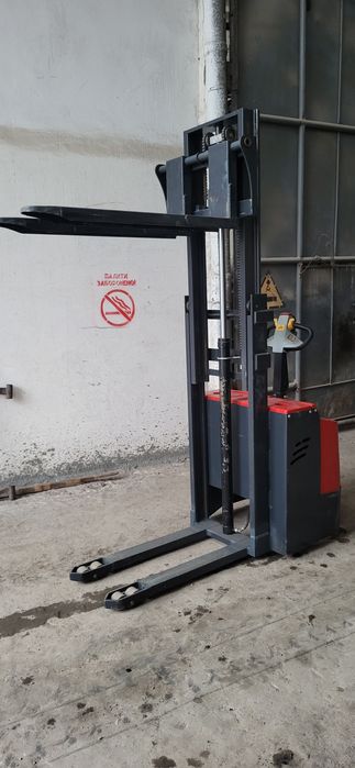 Продам електричний штабелер (рокла)