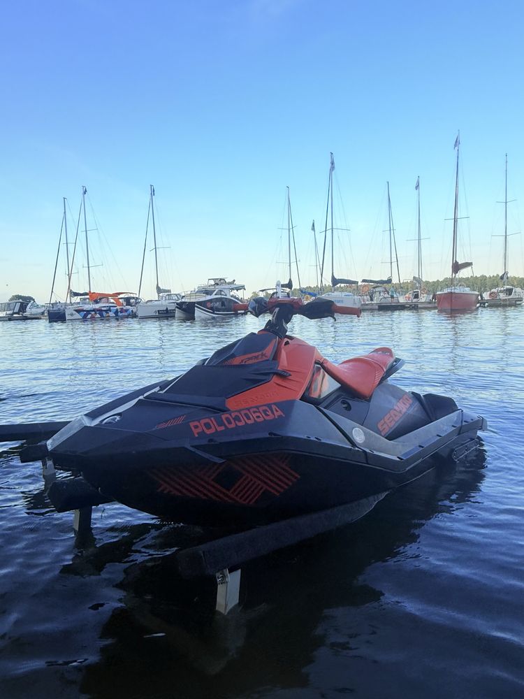 Wynajem Sea Doo Spark trixx MAZURY! Skutery wodne na wynajem. Seadoo