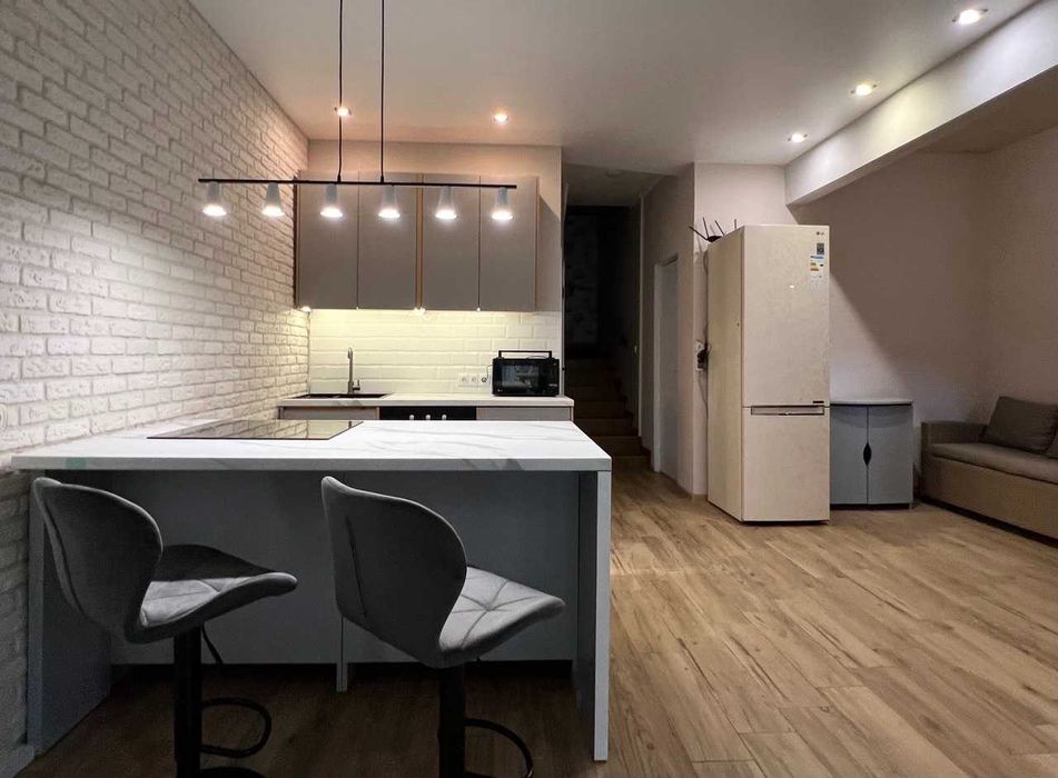 Київ, Райдужний масив. Оренда будинку біля озера.