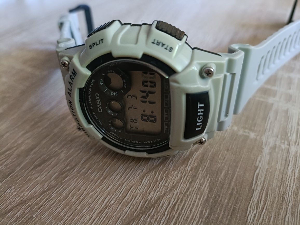 Zegarek Casio W-735H