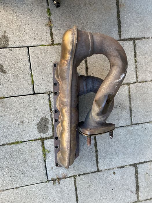 Колектор впуск випуск Audi VW 2.0 ALT