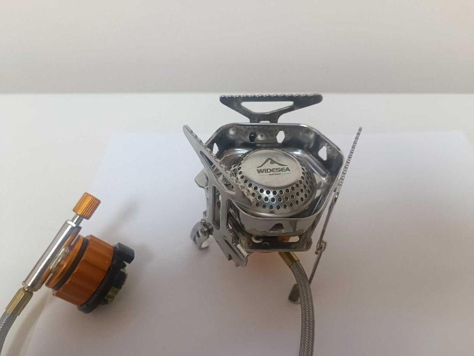 Вітрозахисний газовий пальник туристичний