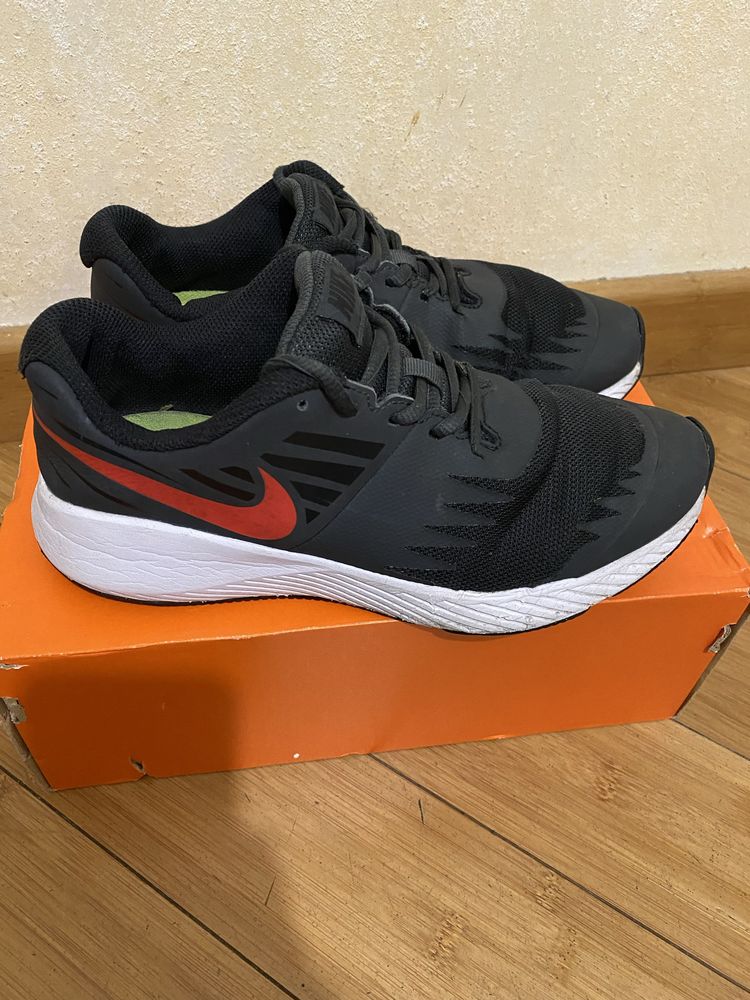 Кросівки Nike 23,5 см