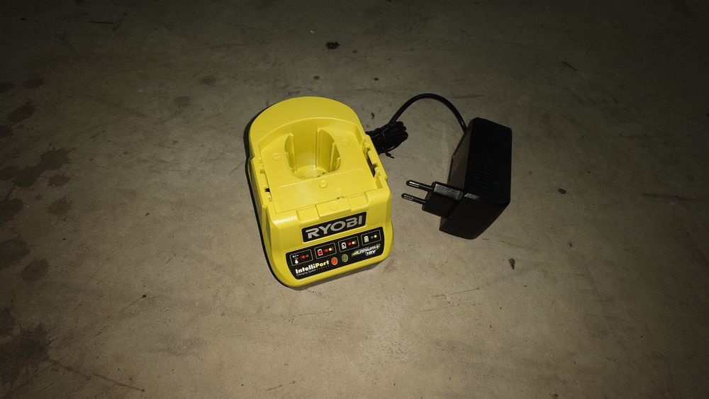 Carregador e bateria Ryobi 18volts One+