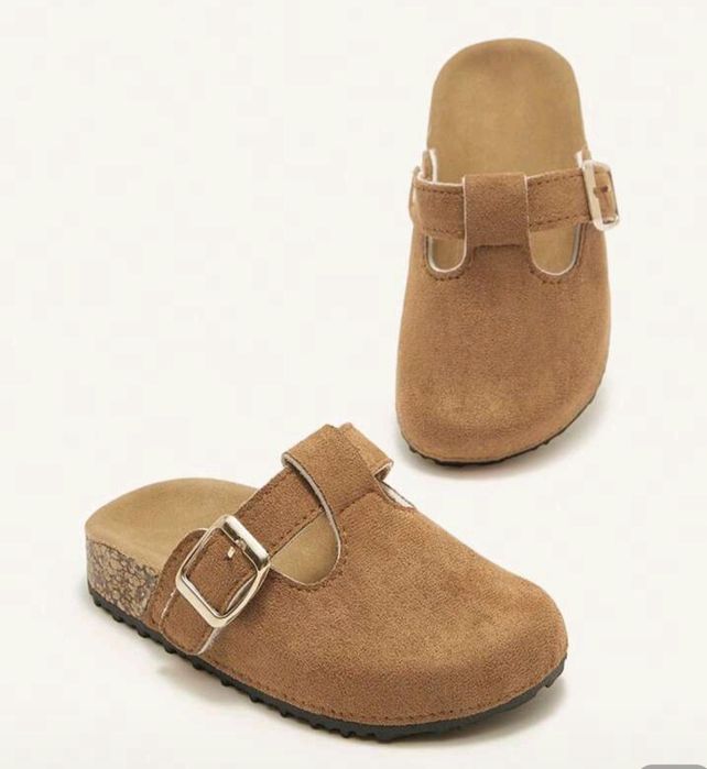 Chinelas novas menina