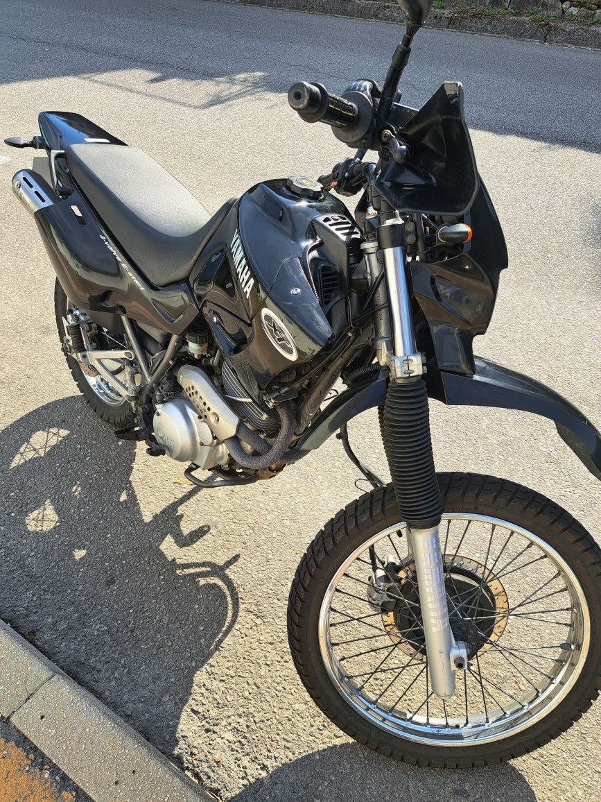 Yamaha XT 600 de 2003 - Impecável