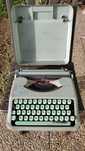 Máquina de escrever Qwertz Vintage Hermes Baby