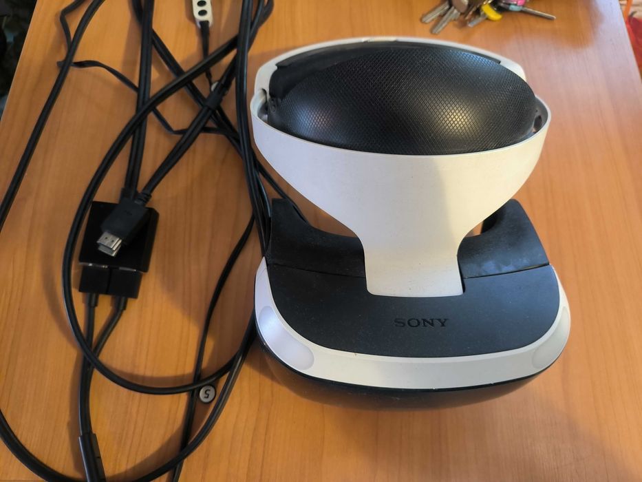 PS 4 Pro 1 TB pełen zestaw.