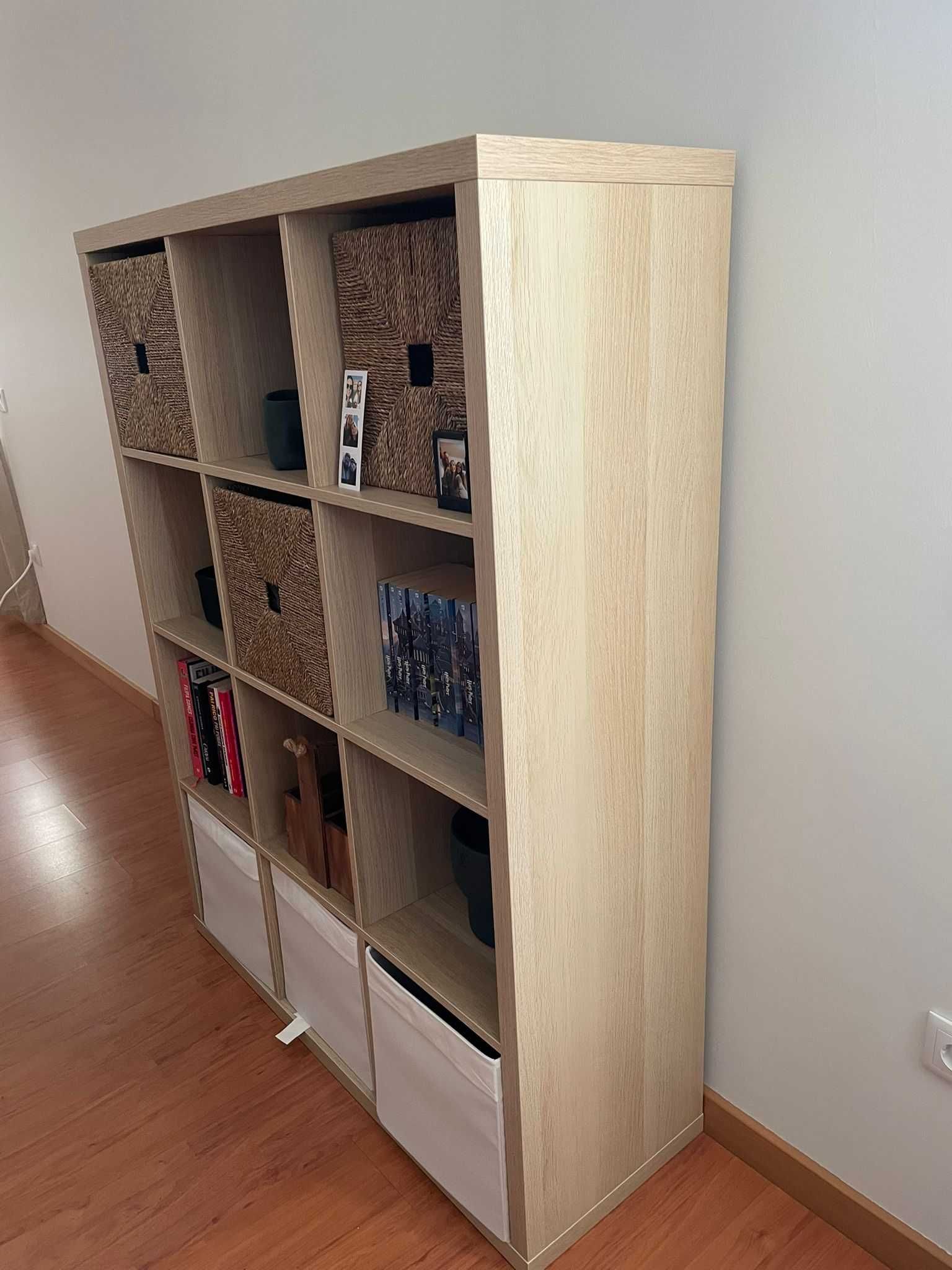 Conjunto estantes e mesa TV KALLAX IKEA